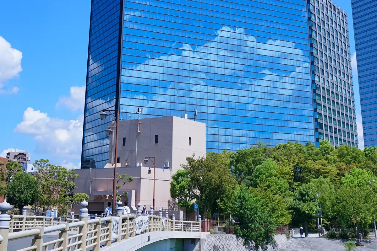 水晶塔 (大阪府), 大阪
